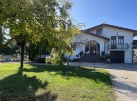 Rif. 1326 Casa singola con grande scoperto privato a Camponogara e adiacente lotto edificabile