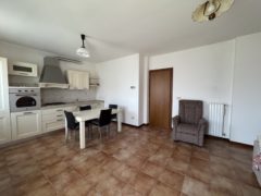 RIF. 1490 CASA ACCOSTATA DIVISIBILE IN DUE APPARTAMENTI CON GIARDINO PRIVATO